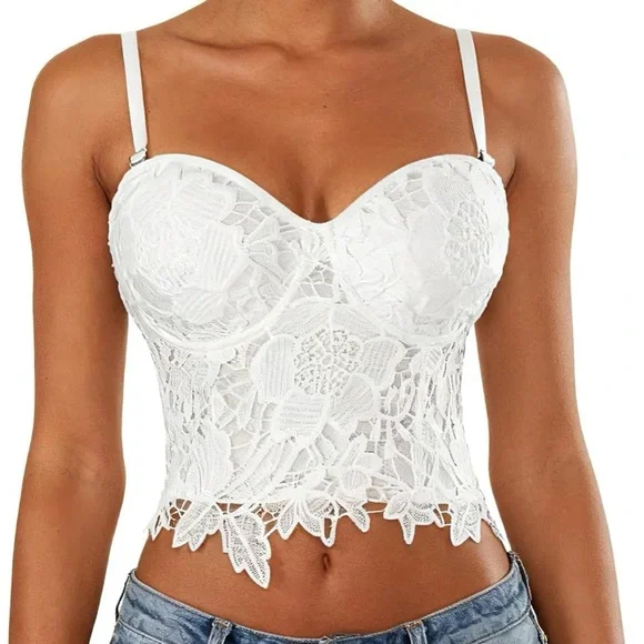 Elegant White Lace Bustier or goth floral corset - Picture 4 of 4